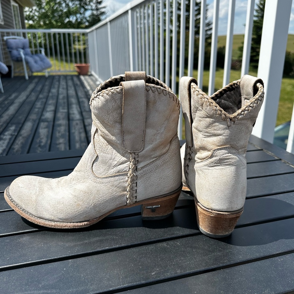 Lane Luxury Cowboy Boots - Plain Jane Shorty (8.5) - Picture 3 of 9